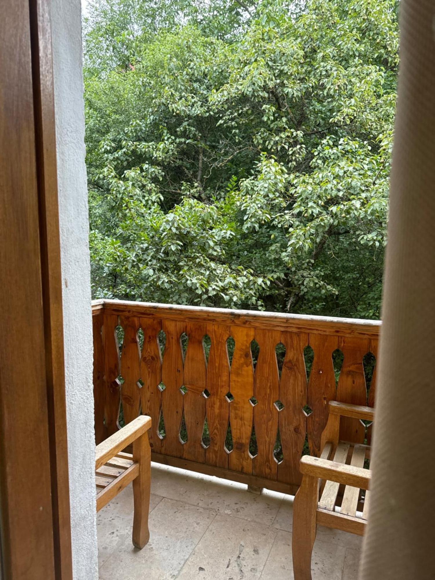 Verin Tun Dilijan Exterior foto
